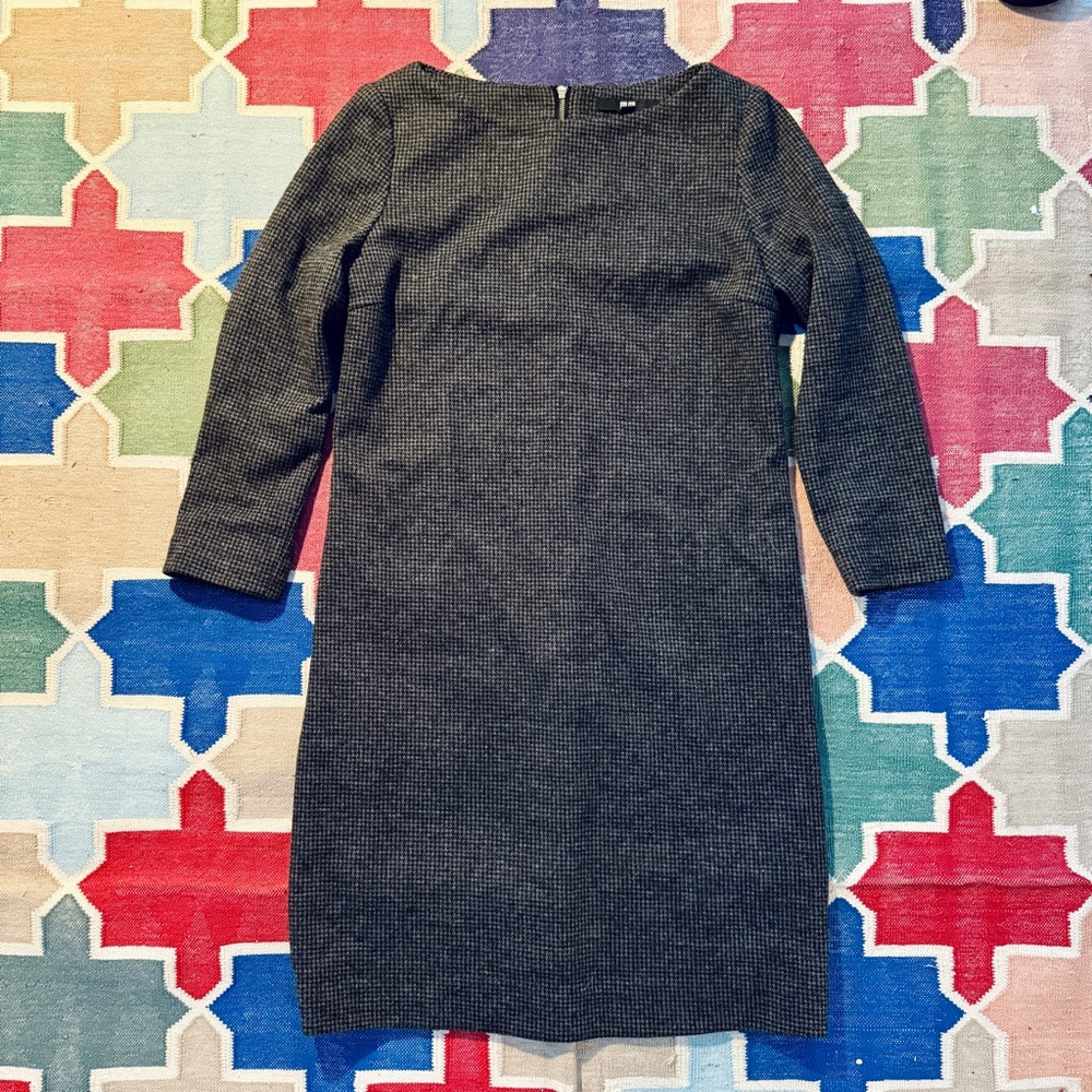 Uniqlo Black and Gray Houndstooth sheath dress